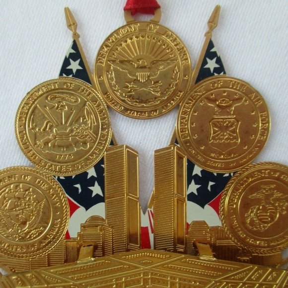 RARE 911 WE WILL REMEMBER SEPTEMBER 11, 2001 CHRISTMAS ORNAMENT in box - Picture 3 of 9